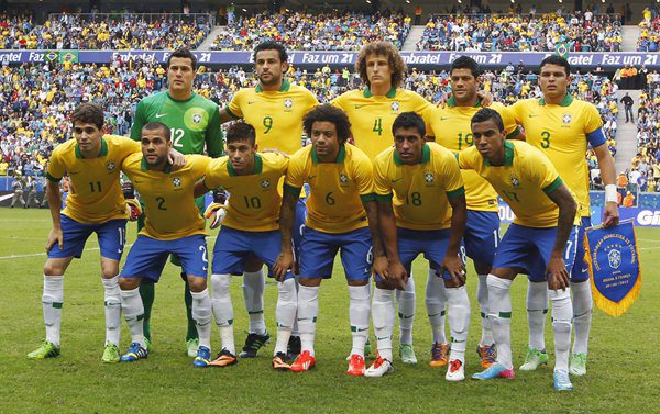 端都表现出 端都表现出