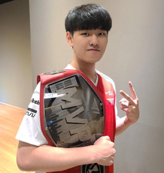 每到关键时 每到关键时